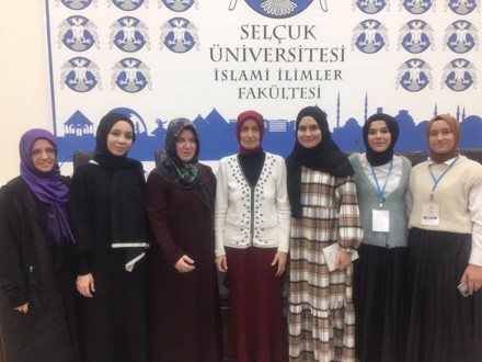 "Sahneden Secdeye Yolculuk" konulu konferans gerçekleştirildi.